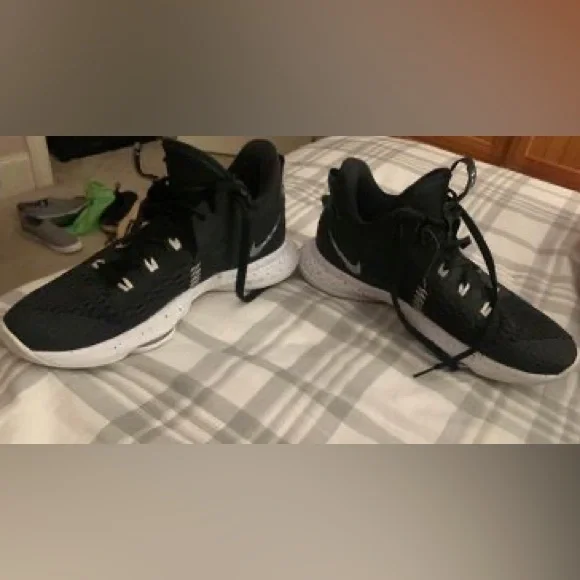 Nike LeBron Witness V5 2020 Air Zoom Black and White Nike Lebron Witness 5 Air Zoom  main image 2